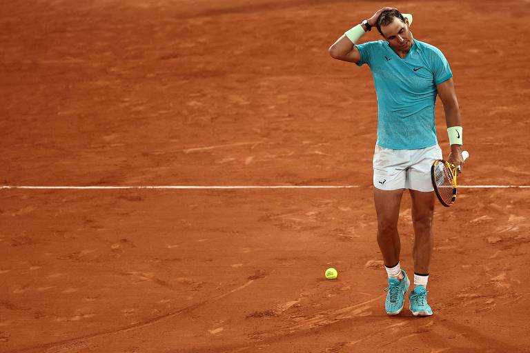 Nadal cai na estreia em Roland Garros e pondera seu futuro no tênis