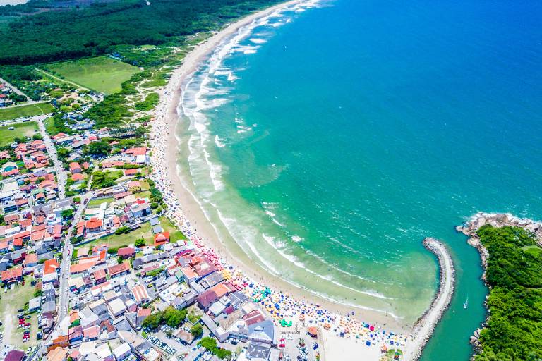 Florianópolis tem as melhores praias da região Sul, segundo Datafolha