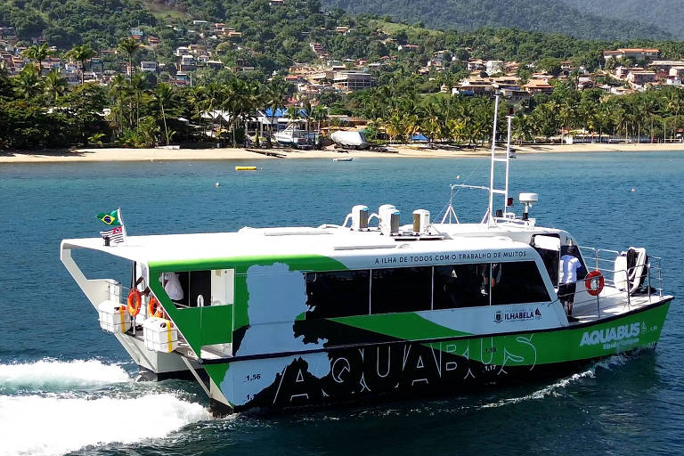 'Ônibus marinho' começa a operar em Ilhabela após quase dez anos de impasse