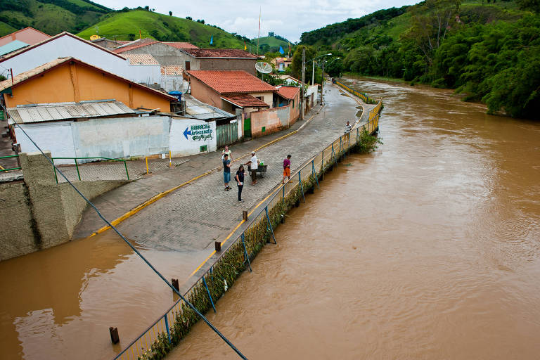 Defesa Civil de SP cria novo sistema de alerta contra cheias de rios