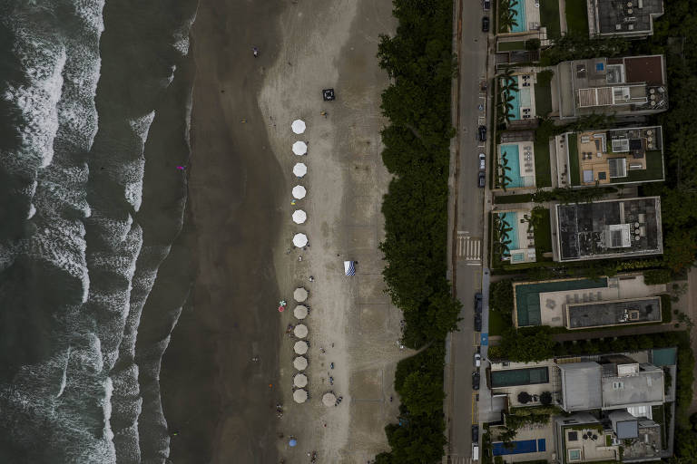 'PEC das Praias' não autoriza privatização da costa; lei federal assegura acesso público à orla