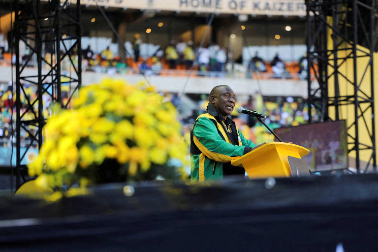 Partido governista da África do Sul tenta formar coalizão que inclua esquerda e direita