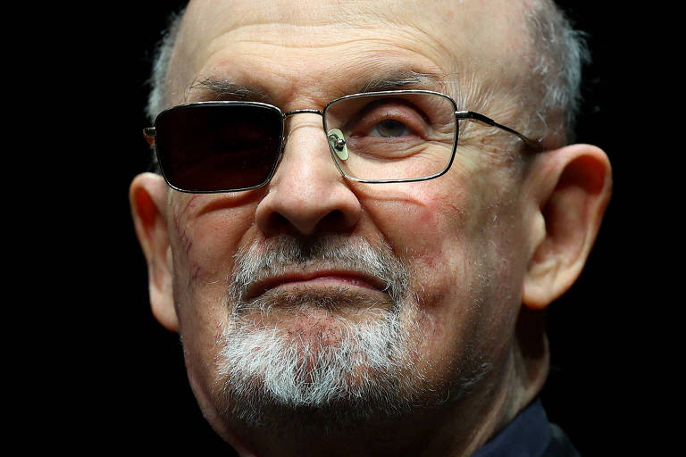 Ataque que fez Salman Rushdie perder olho vai ser contado em documentário