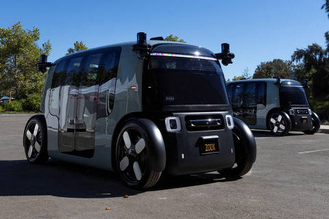 FILE PHOTO: Zoox, a self-driving vehicle owned by Amazon, is seen at the company's factory in Fremont, California, U.S. July 19, 2022.  REUTERS/Carlos Barria/File Photo ORG XMIT: FW1