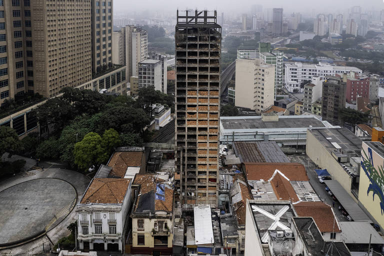 Justiça manda demolir Caveirão, prédio no centro de São Paulo