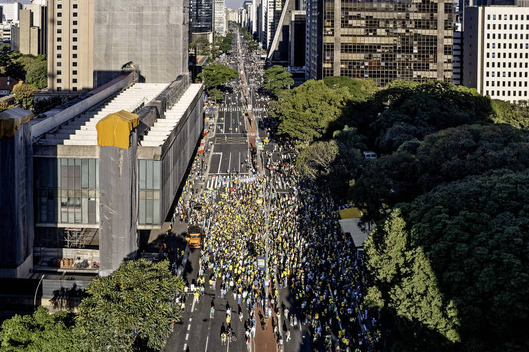 Bolsonaristas fazem ato esvaziado na Paulista contra Lula e Moraes e pedem ajuda a Musk
