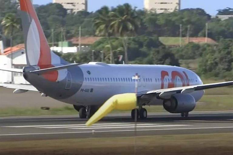 Piloto da Gol aborta a decolagem em Salvador após passageiro se levantar e entrar no banheiro