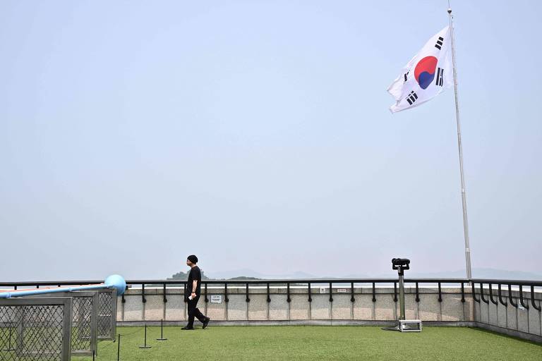 Coreia do Sul disparou tiros de advertência na fronteira em meio a guerra de balões com Norte