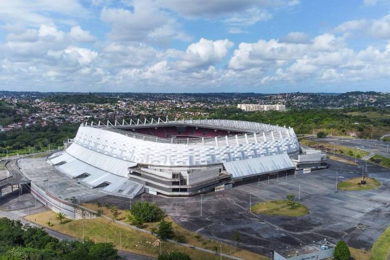 Dez anos após Copa, estádios enfrentam problemas e buscam novas fontes de renda