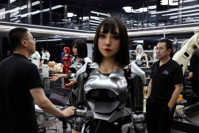Empresa da China cria robôs humanoides com movimentos faciais aprimorados