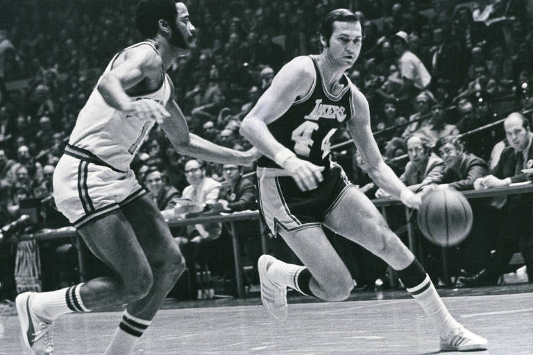 Morre Jerry West, 86, lenda do basquete que inspirou o logo da NBA