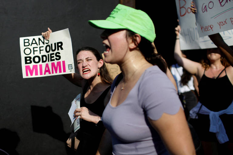 Suprema Corte dos EUA rejeita tentativa de restringir acesso à pílula do aborto