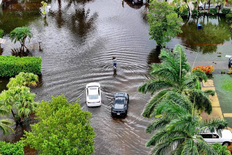 Governador da Flórida decreta emergência em partes do estado após inundações