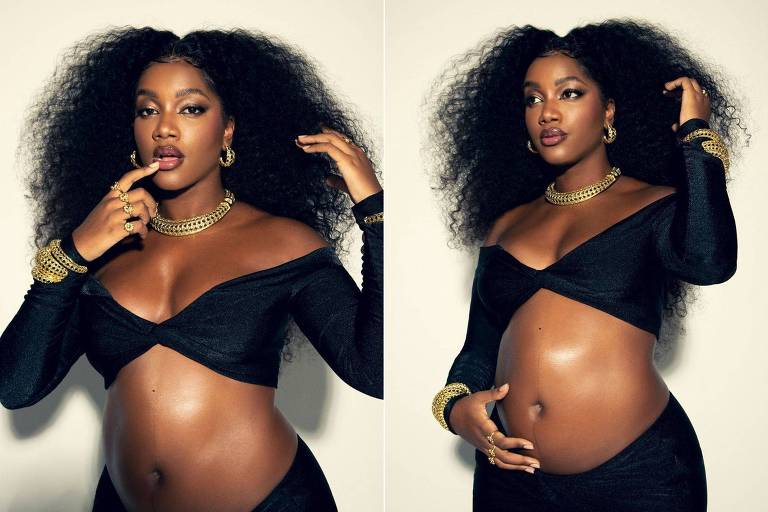 Montagem de duas fotos de uma mulher negra grávida. Ela tem cabelos cacheados volumosos e veste um cropped preto de manga longa, trançado em frente aos seios. Ela usa também joias douradas e exibe a barriga grávida.