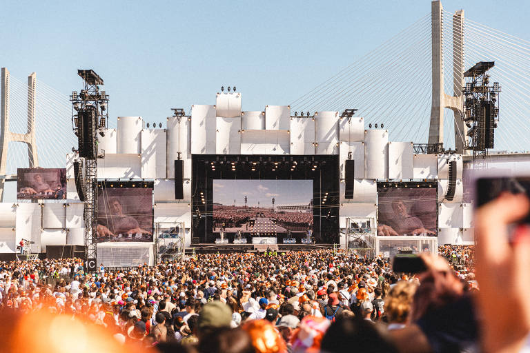 Público em um dos palcos do Rock in Rio Lisboa de 2024