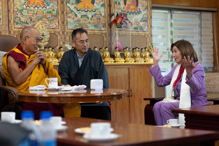Em provocação à China, congressistas dos EUA visitam dalai lama