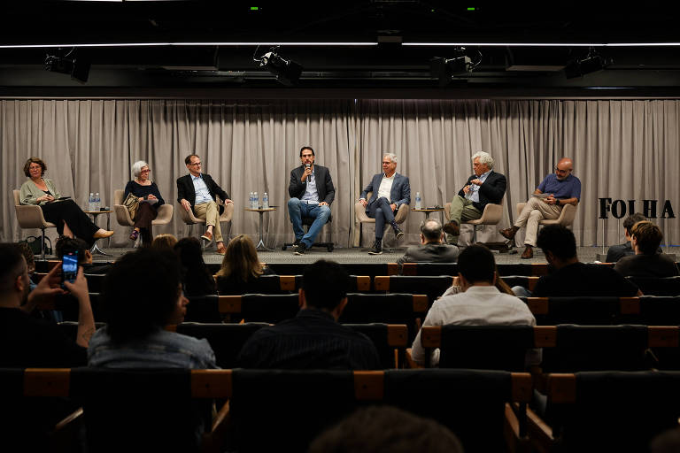 Especialistas divergem em debate na Folha sobre dinâmica e chance de golpe de Bolsonaro