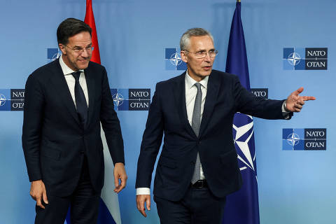 FILE PHOTO: Dutch Prime Minister Mark Rutte and NATO Secretary-General Jens Stoltenberg meet, at the Alliance's headquarters in Brussels, Belgium April 17, 2024. REUTERS/Yves Herman/File Photo ORG XMIT: FW1