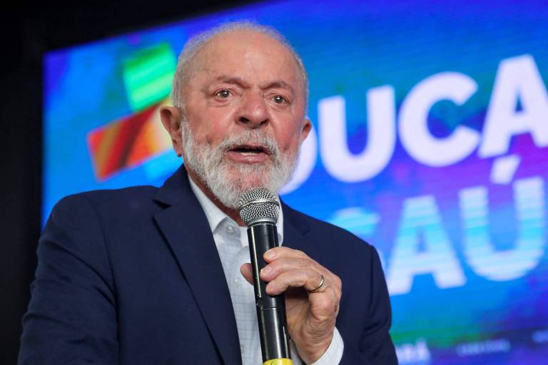 Lula pede em evento do governo para mulher 'parar de ter filho'