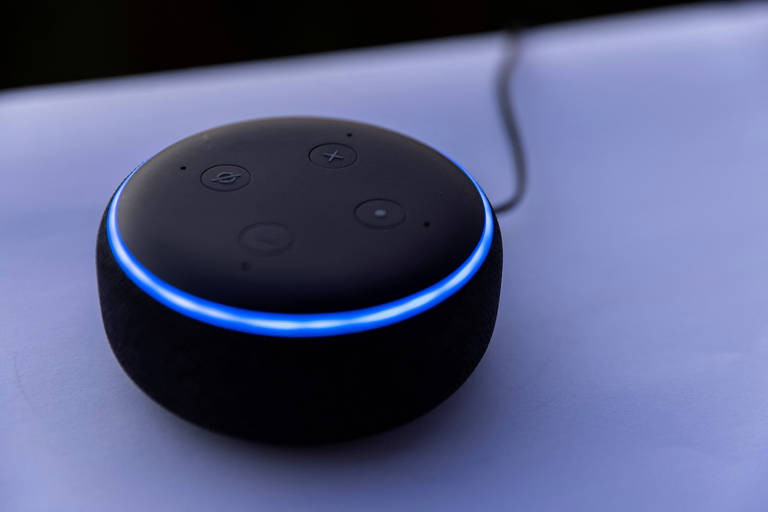 Nova versão da Alexa usará IA da Anthropic, diz agência