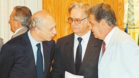 ORG XMIT: 081901_0.tif O então ministro Rubens Ricupero, Itamar Franco e Fernando Henrique Cardoso às vésperas do lançamento do Plano Real,. em Brasília (DF). (Brasília (DF), 09.05.1994. Foto de Lula Marques/Folhapress)