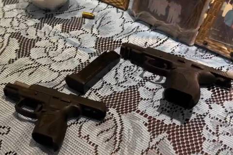 Armas usadas pela família em Guarujá