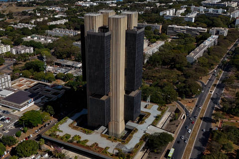 Brasil tem saída recorde de dólares pela via financeira até outubro, a maior desde 1982