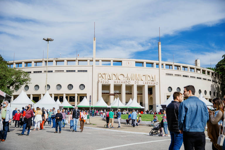 Veja opções gastronômicas da Feira do Livro no Pacaembu