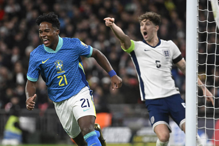 Endrick comemora seu primeiro gol pelo Brasil em Wembley durante amistoso contra Inglaterra