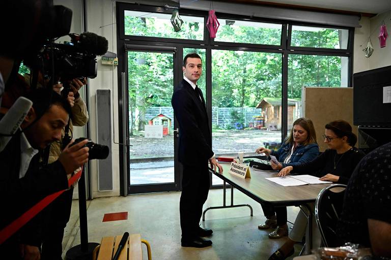 Ultradireita vence 1º turno de eleição legislativa na França, e projeção indica maior bancada no Parlamento