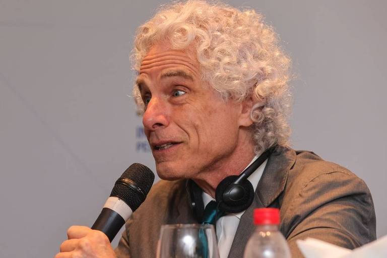 Inteligência artificial pode aprimorar diagnóstico de saúde mental, diz Steven Pinker