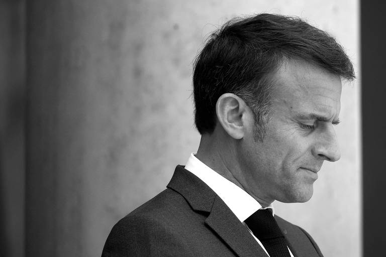 Macron esvaziado