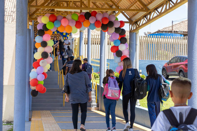 Gestão de escolas públicas por empresas avança no país