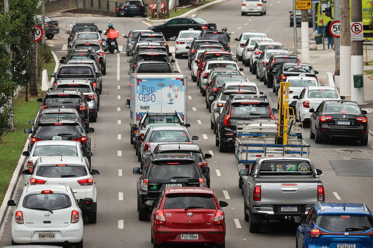 Licenciamento de veículos em SP começa a vencer; veja calendário e como fazer o pagamento