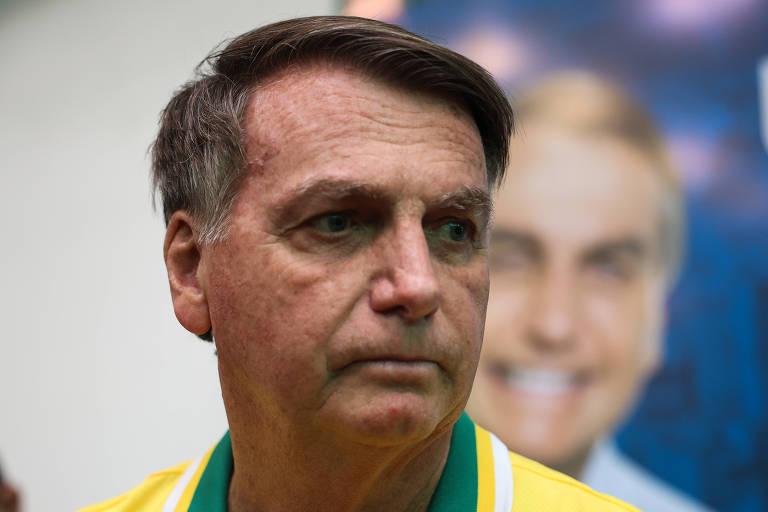 Bolsonaro é defendido por Moro, e base de Lula fala em prisão após indiciamento por joias