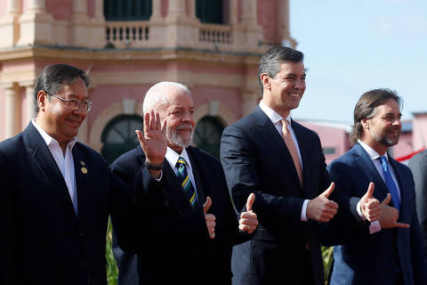 Bolivia's President Luis Arce, Brazil's President Luiz Inacio Lula da Silva, Paraguay's President Santiago Pena and Uruguay's President Luis Lacalle pose during a family photo at Mercosur summit in Asuncion, Paraguay July 8, 2024. REUTERS/Cesar Olmedo ORG XMIT: PPPPAR09