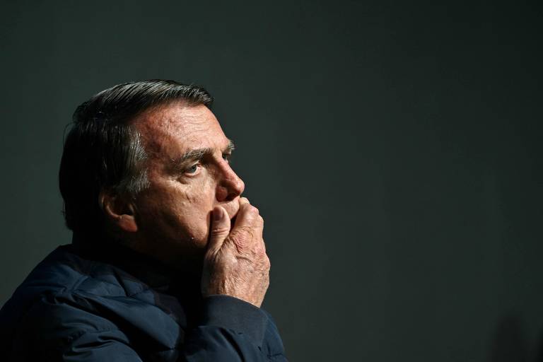 'Selva' e bate-boca de advogados de Bolsonaro; leia diálogos da investigação sobre joias