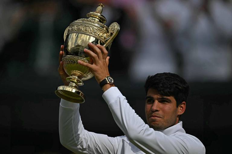 Alcaraz derrota Djokovic e conquista o bicampeonato em Wimbledon