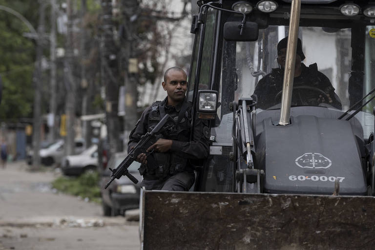 Operação policial em dez comunidades prende 28 no Rio de Janeiro
