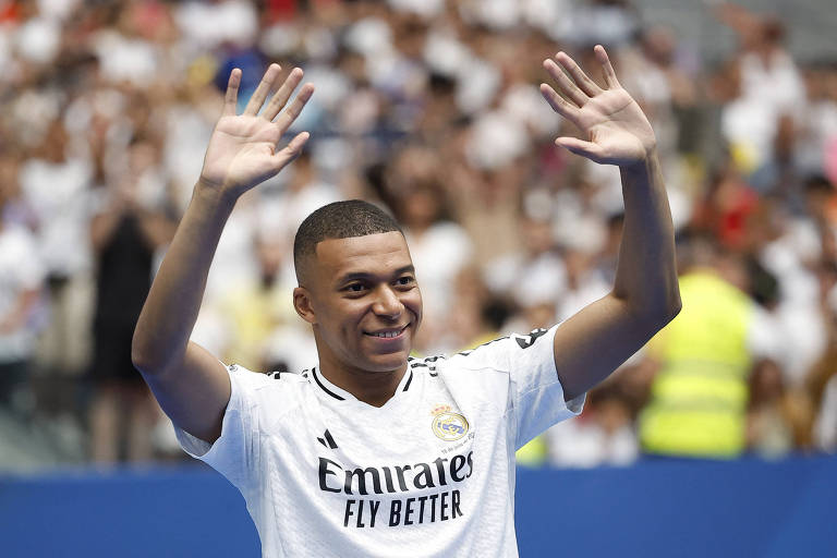 Mbappé promete 'dar a vida' ao Real Madrid em apresentação no Santiago Bernabéu