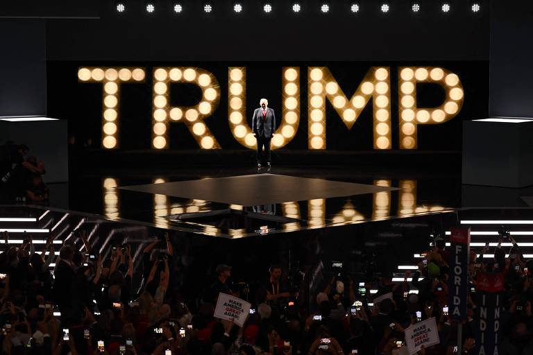 Trump veste manto de mártir em discurso flácido