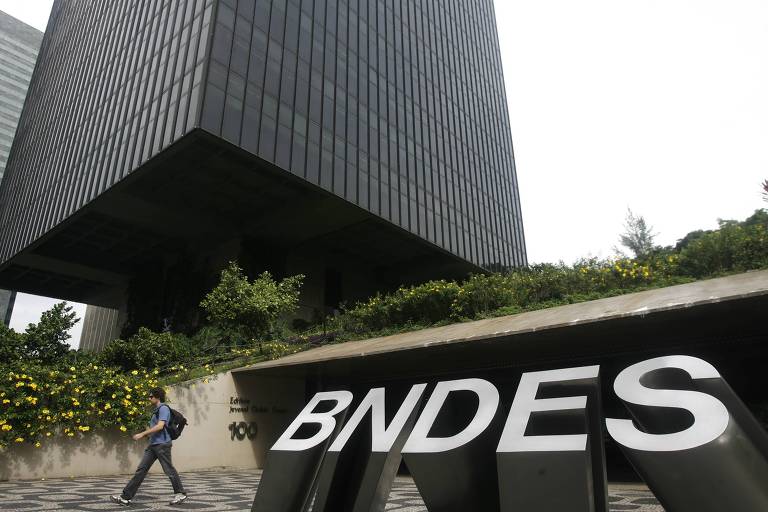 BNDES lançará concurso após 12 anos com salários a partir de R$ 20 mil