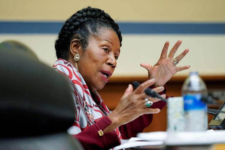 Morre Sheila Jackson Lee, deputada democrata e ativista antirracista, aos 74