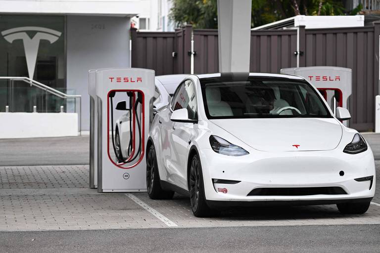 Na China, carros elétricos Tesla estão ficando para trás