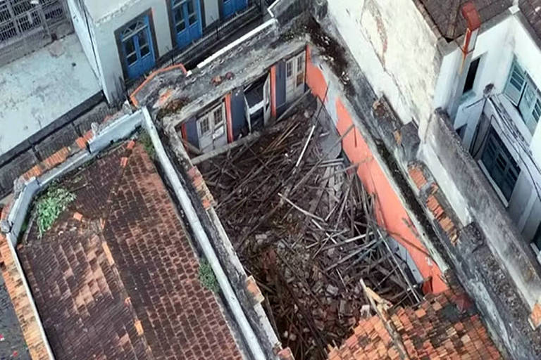 Crônica da casa abandonada