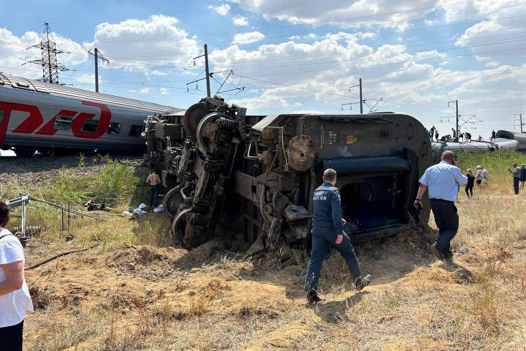 Colisão entre trem e caminhão na Rússia deixa ao menos 140 feridos; veja vídeo