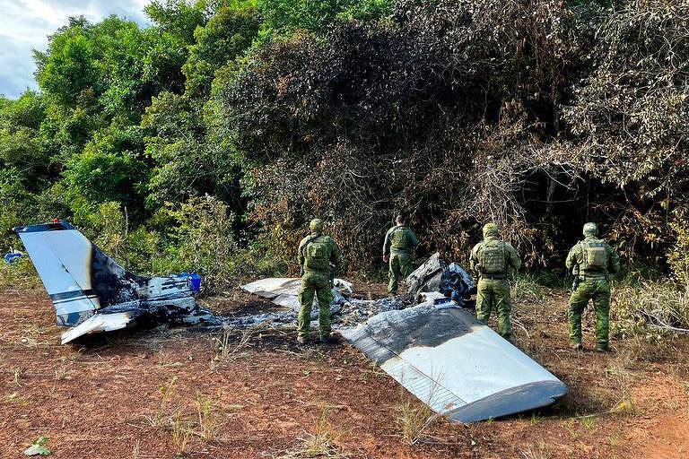 Caça da FAB intercepta com tiro avião que carregava pasta de cocaína no Amazonas