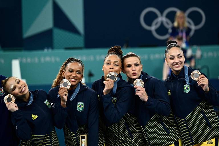 Ao falar sobre Biles, Rebeca vislumbra a própria aposentadoria