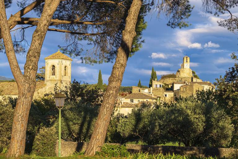 Luberon, a três horas de Paris, une luxo, boa comida e belas paisagens