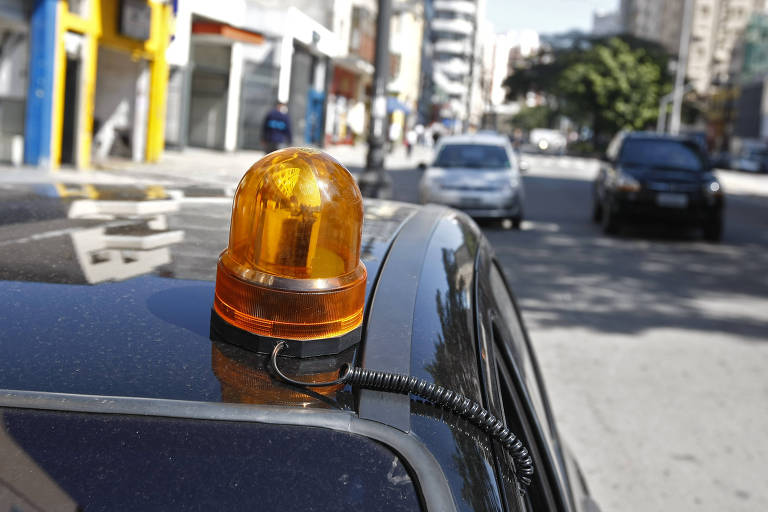 Saiba quais veículos podem usar sirene e giroflex no Brasil